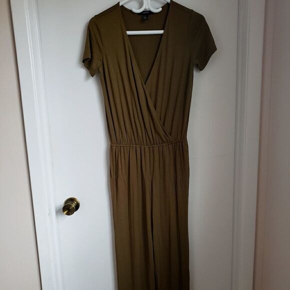 Forever 21 olive green pants romper. - Picture 1 of 4